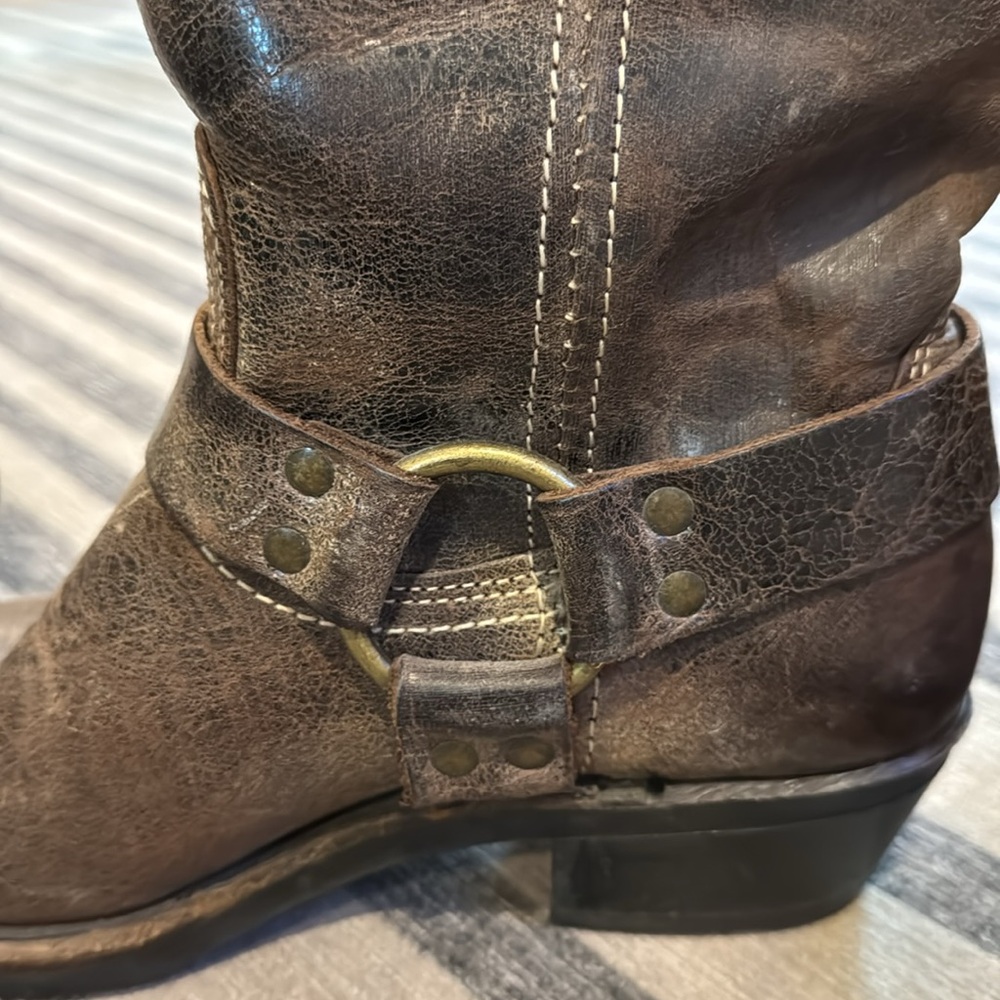 Boots - Picture 7 of 10